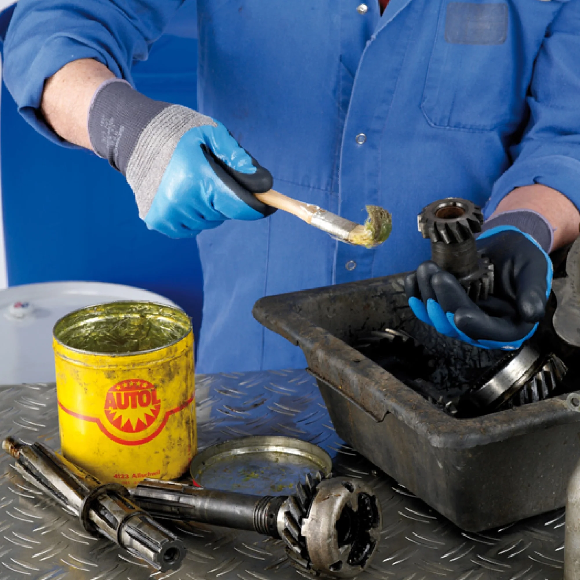 SHOWA 376R Double Dipped Nitrile Grip Work Gloves - Image 4
