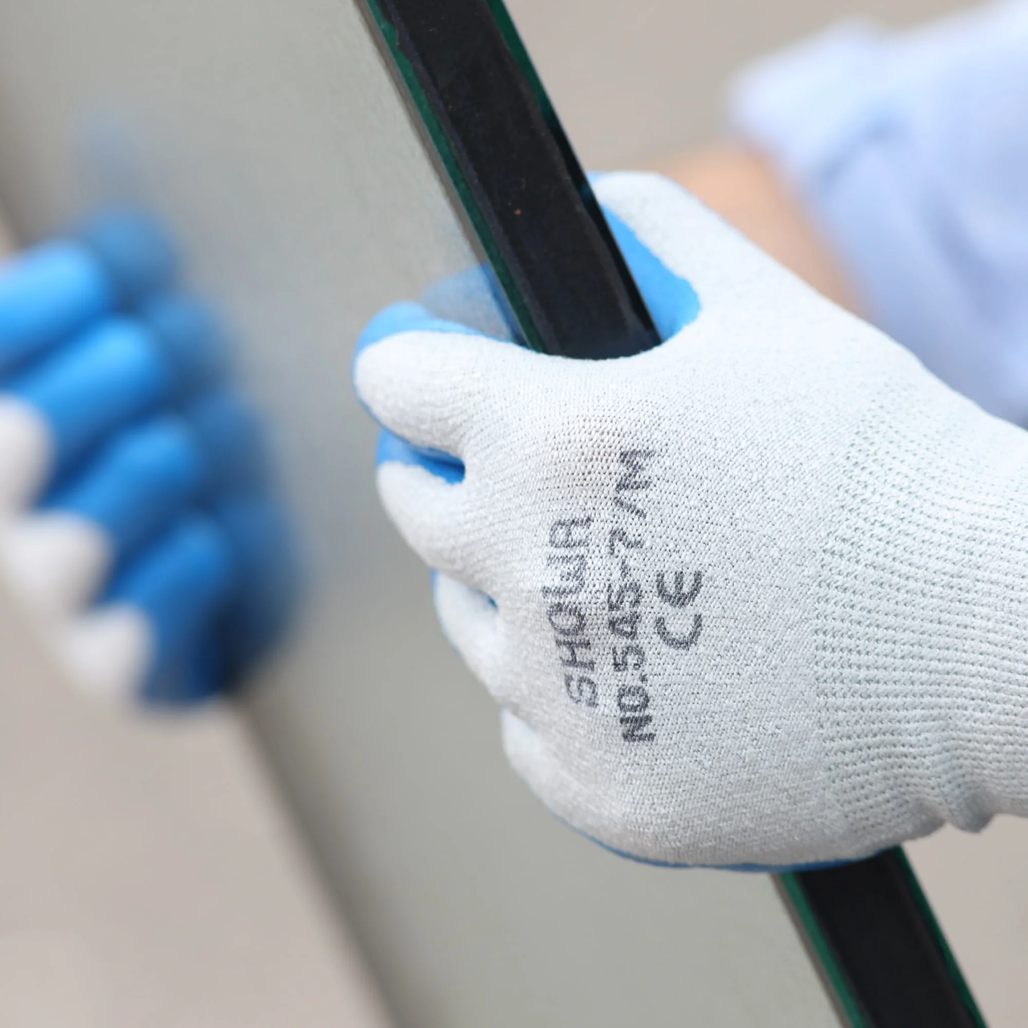 SHOWA 545 Lightweight Cut Resistant Grip Work Gloves - Image 5