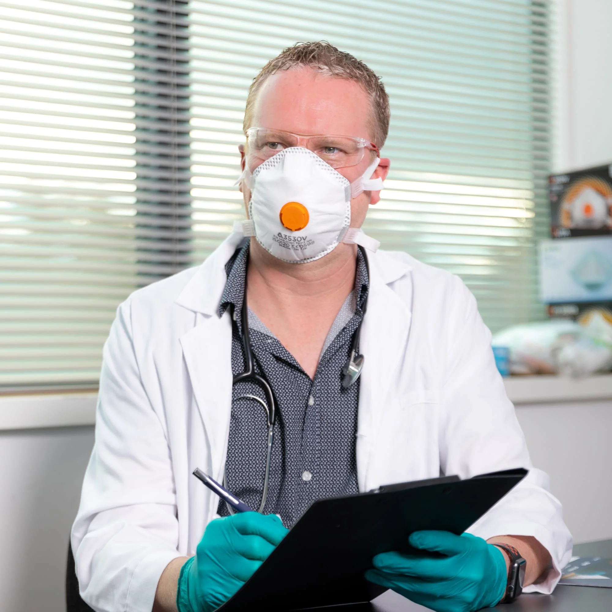 SKYTEC 3530V FFP3 Disposable Vented Respirator Dust Face Mask (PACK of 5) - Image 3