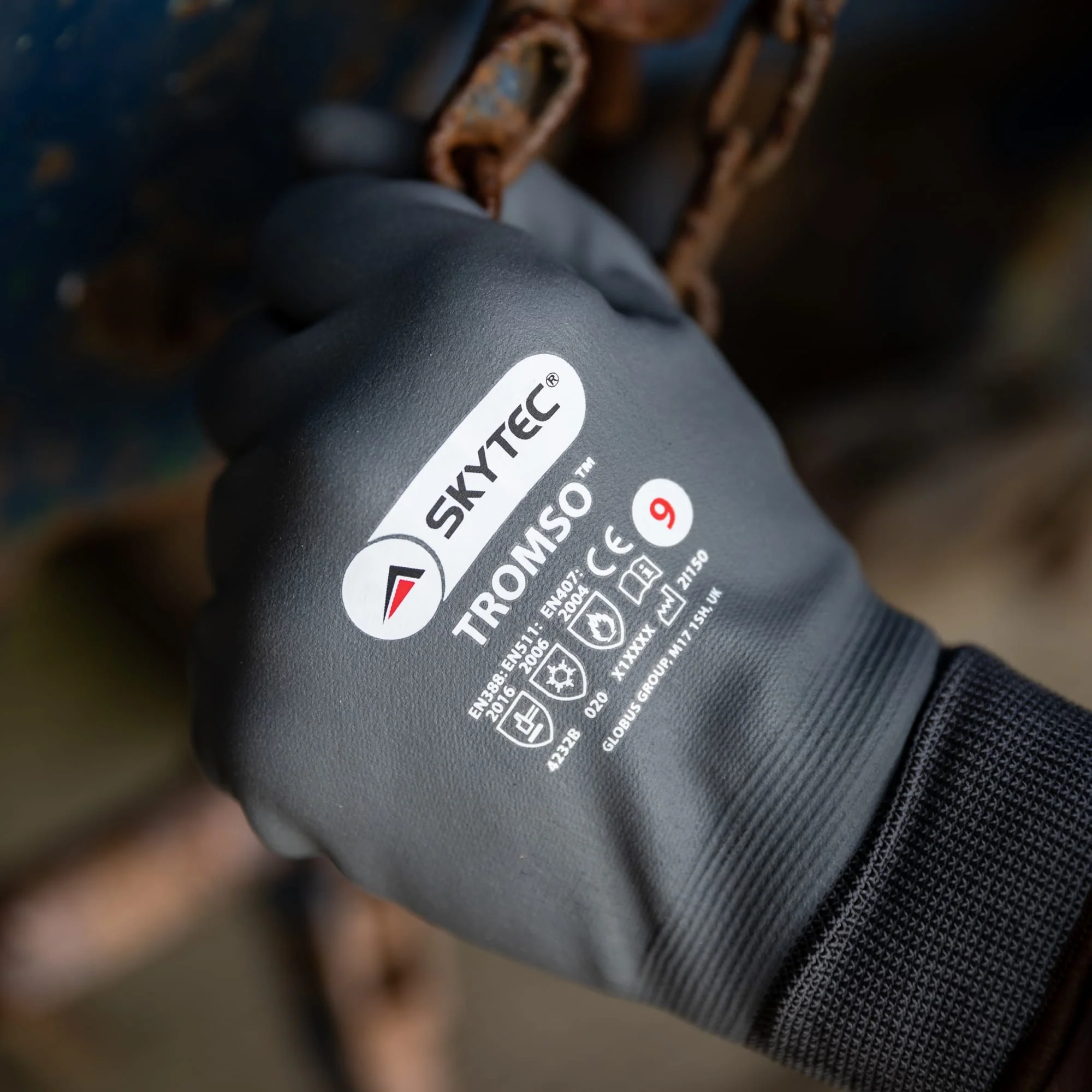 SKYTEC Tromso Thermal Insulated Touchscreen Work Gloves with Fleece Lining - Image 7